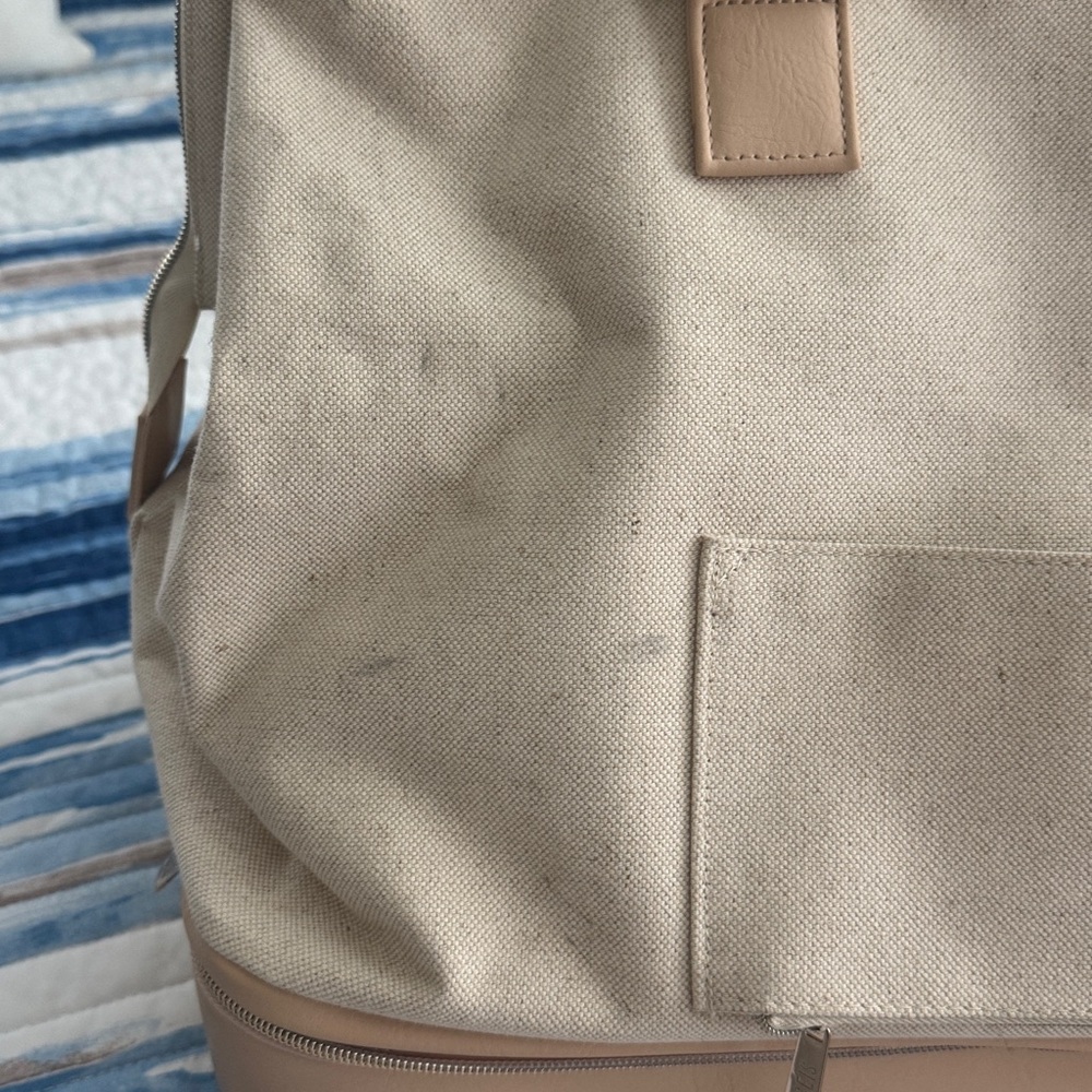 Beis Weekender with Make up case - image 3